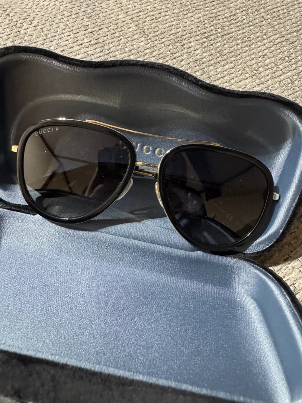 Gucci GG0062S 011 Black Gold Round Sunglasses w/ Case & Cloth